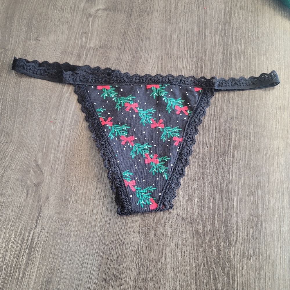 VICTORIA'S SECRET Lace-Trim Cotton Christmas V-String Panty SMALL